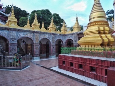 Su Taung Pyi Pagoda