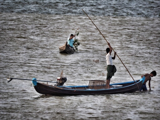 Fishermen around U Bein Bridge